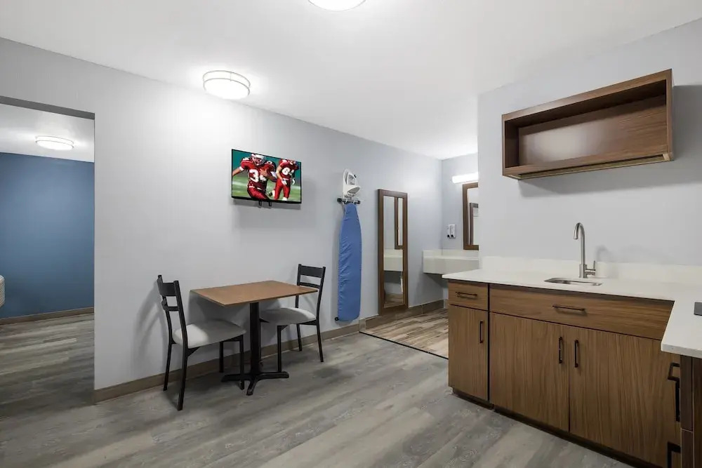 Motel 6 Orange