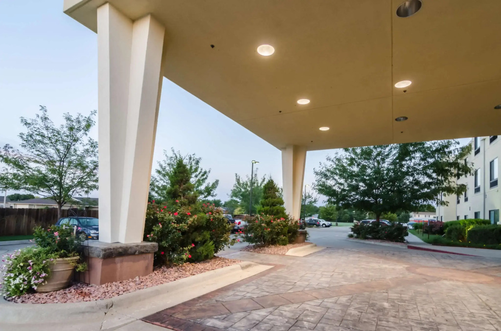 Comfort Suites Salina South