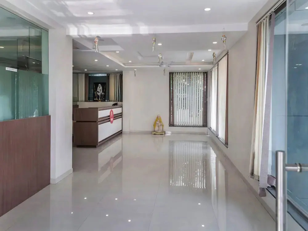 OYO 12053 Hotel Shri Govind