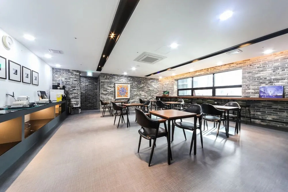 Dynamic Guesthouse