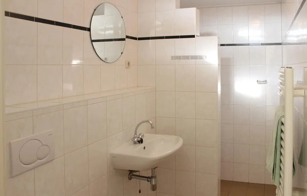 Beautiful Home in Noordwijkerhout With 2 Bedrooms and Wifi