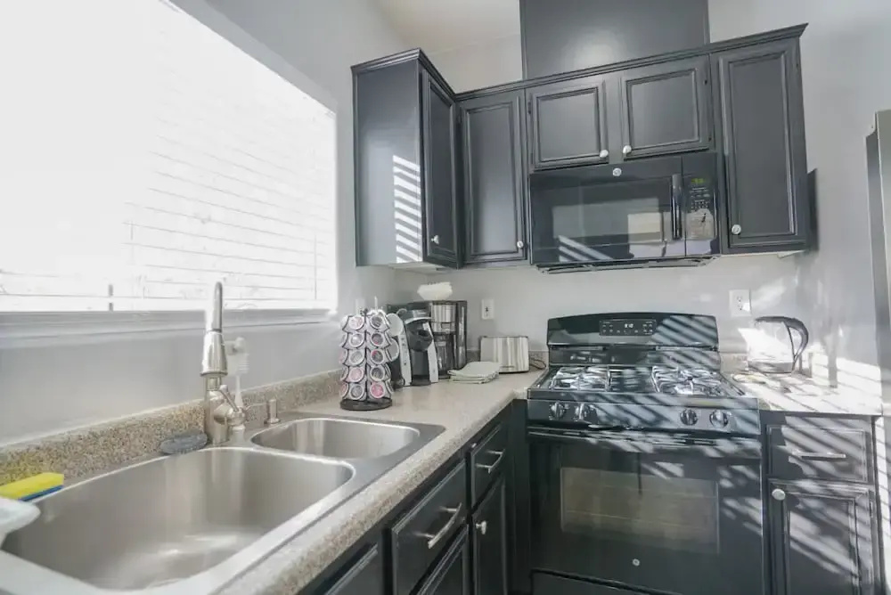 2400SqFt House 6beds 3bath Pool table BBQ