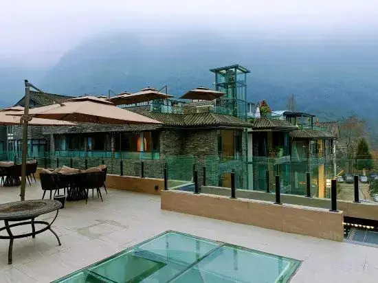Qingcheng Houshan ·Yueting Lanshe Hot Spring Homestay
