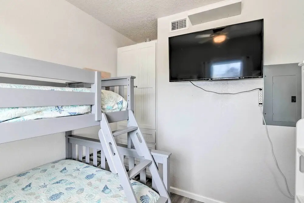 Near Ocean: Surfside Beach Gem w/ Deck & Views!