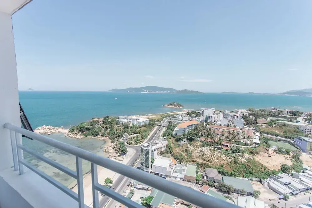 Beach Front Oceanous Apartment