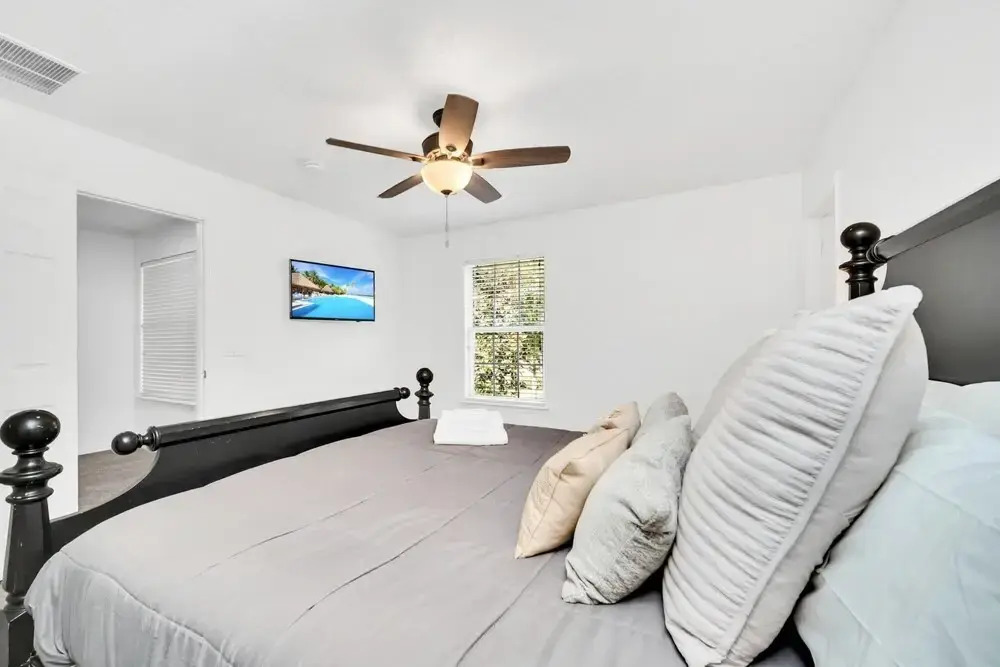 6BR Home w Pool Hot Tub Theater - Near Disney