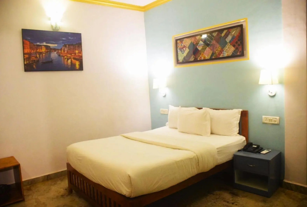 Laliguras Villa Beachside Escape - 100m from Candolim Beach