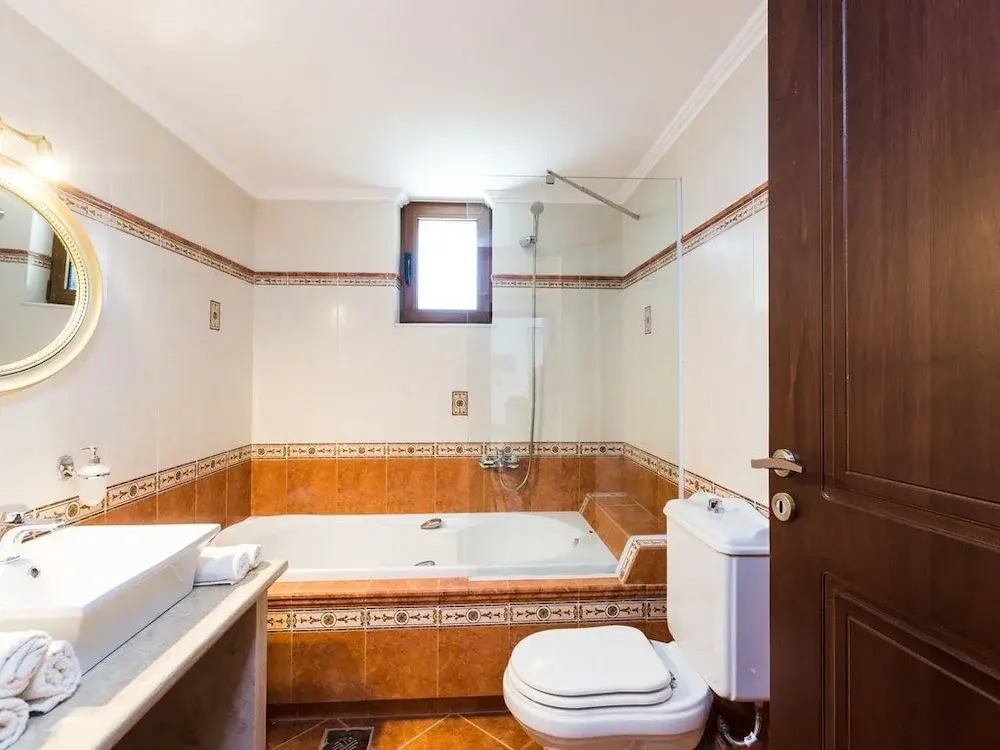 Villa Asigonia with Heated Pool & Whirlpool
