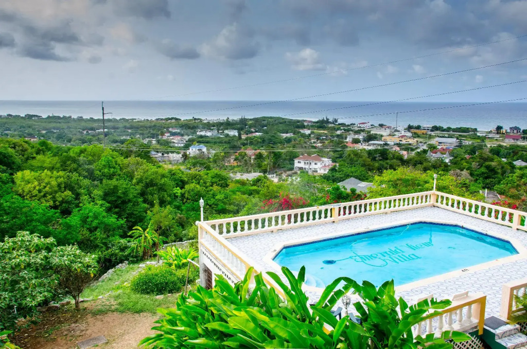 Emerald Villas