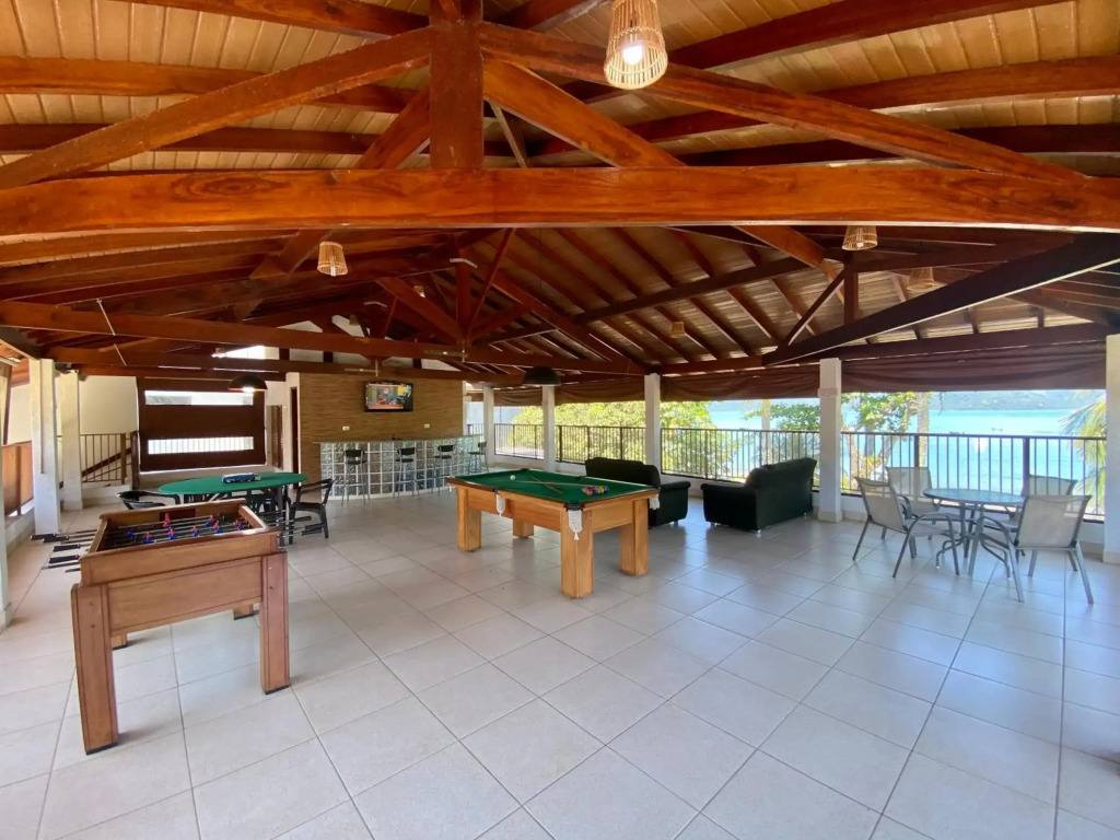 Magnífica Casa na Praia do Lázaro Pé na Areia 4 suítes