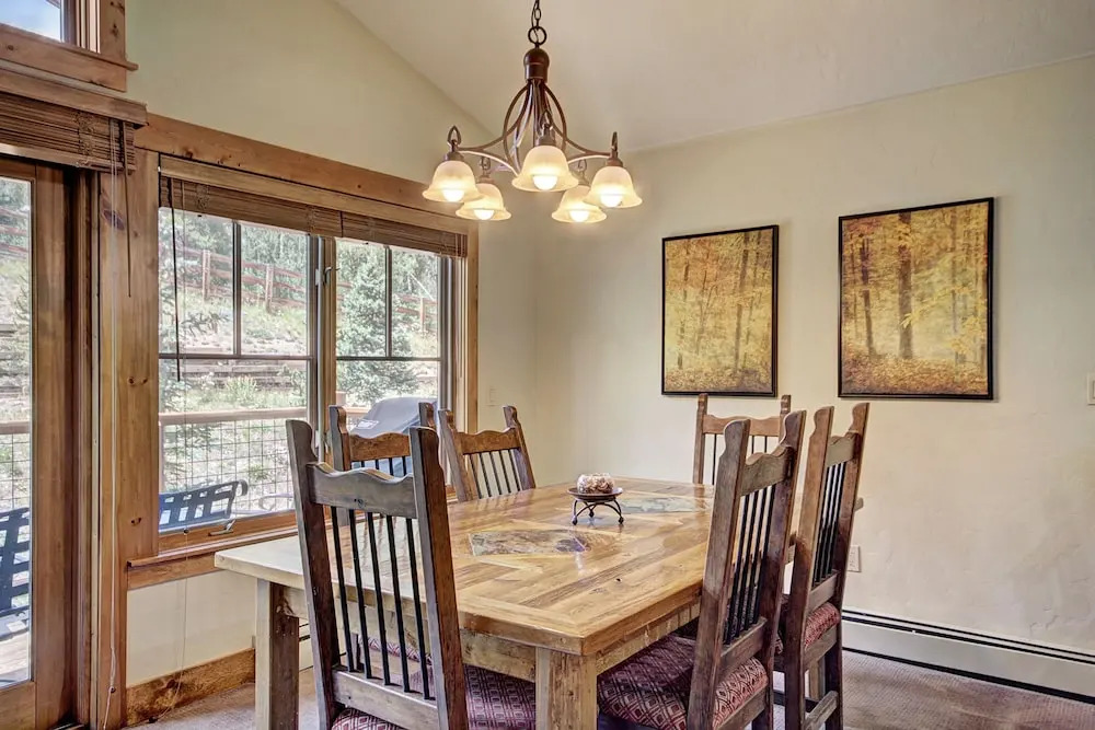 Soaring Ceilings + Mins To Gondola/apres-ski - 2br Sleeps 6 2 Bedroom Townhouse by RedAwning