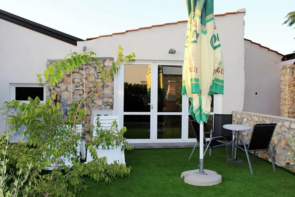 House With 3 Bedrooms in Kolanjski Gajac, With Enclosed Garden and Wif