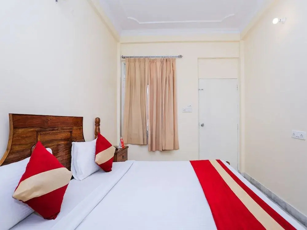 OYO 22047 Hotel JAL MAHAL