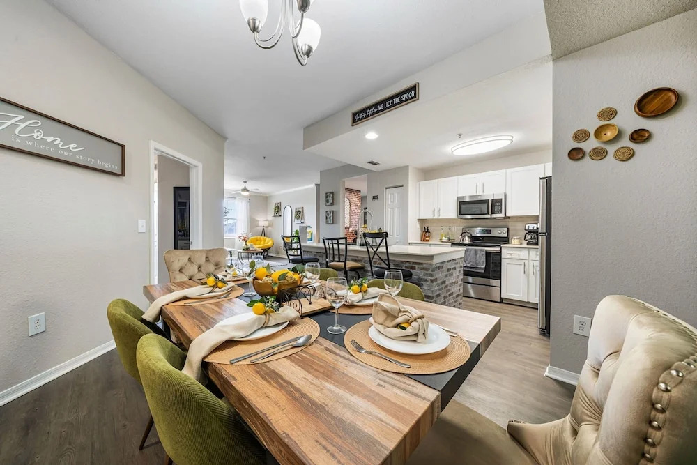 Spacious 3BR 2BA w Pool Gym Near Airport 4
