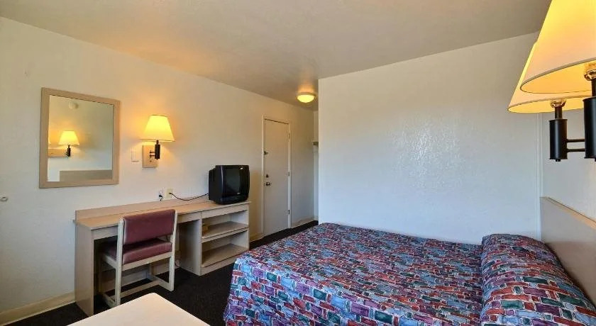 Motel 6 Indianapolis East