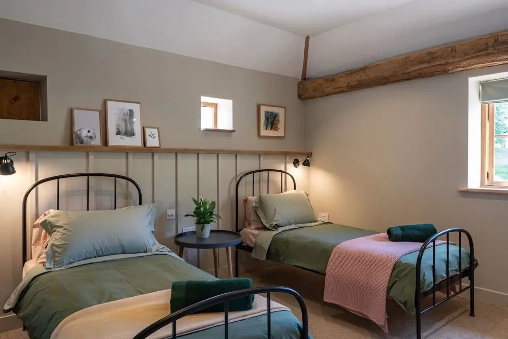 Morden Rustic Country Converted Stable, Kent Downs