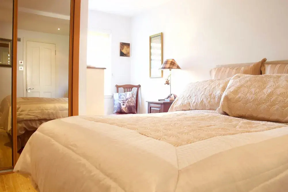 2 Bedroom House With Free Parking