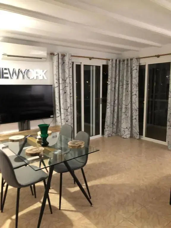 SeaView 2 Bed Apart , 30m from Playa Arenal, Garage