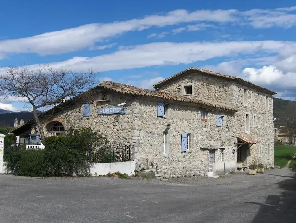 Logis Hotel Restaurant L Auberge Cigaloise