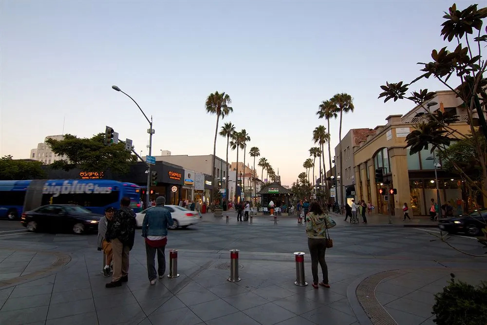 Furnished Suites in Downtown Santa Monica