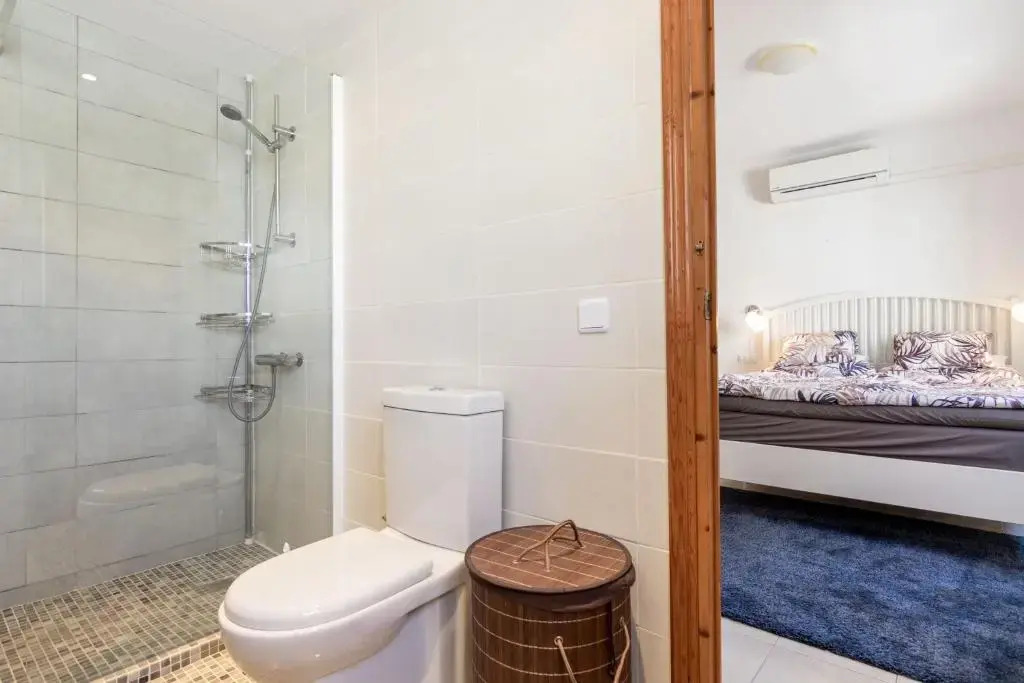 Charming one-floor villa with private pool in Los Balcones