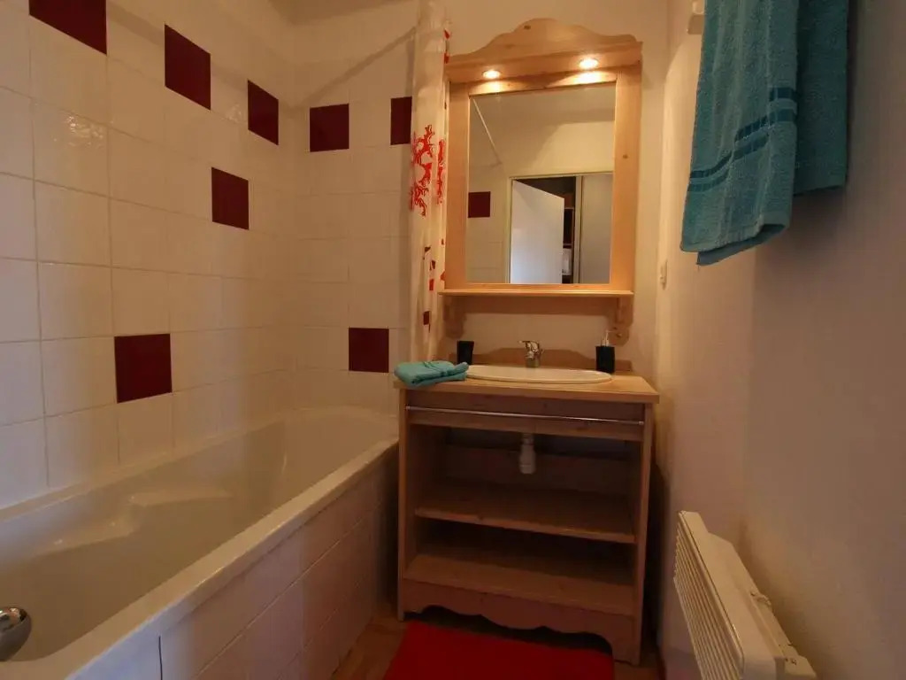 Appartement Puy-Saint-Vincent, 2 pièces, 6 personnes - FR-1-330G-96