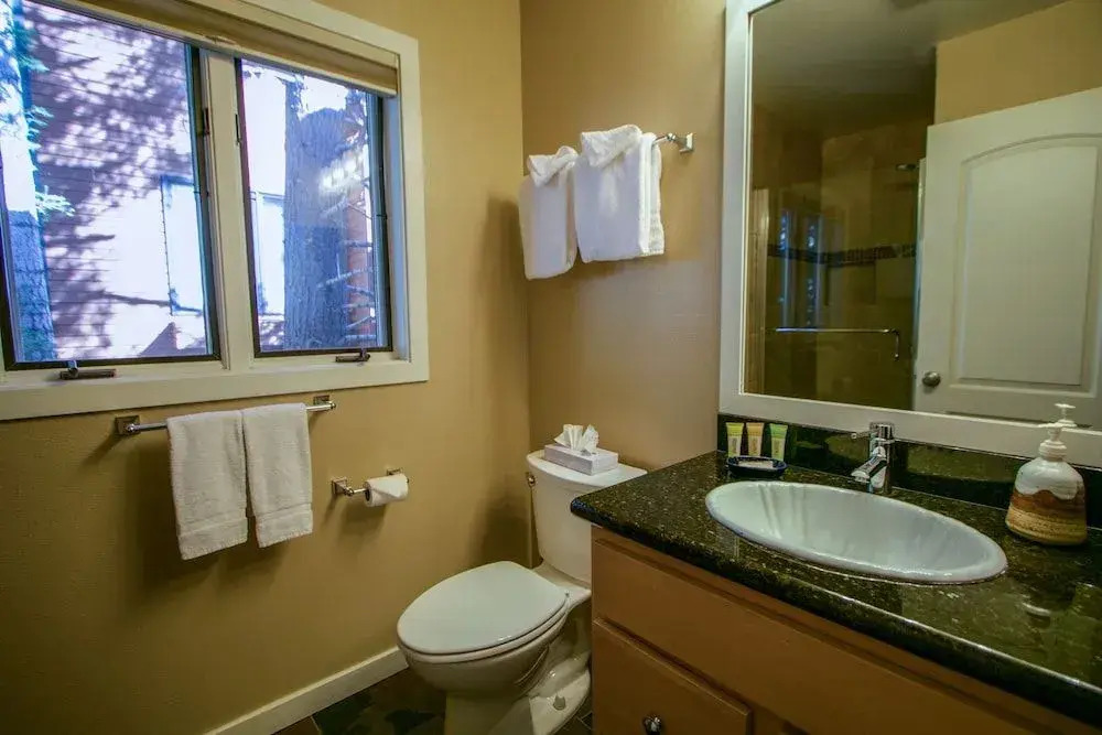 Bridges Townhome 13 Mountain View Townhome just Steps to the Slopes with Private Garage and Washer Dryer by RedAwning