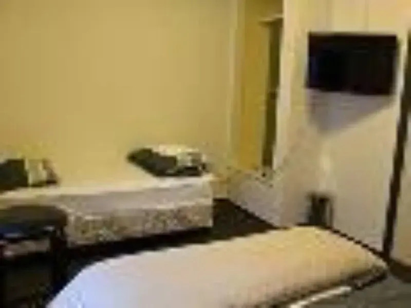 Eagles Nest Backpackers