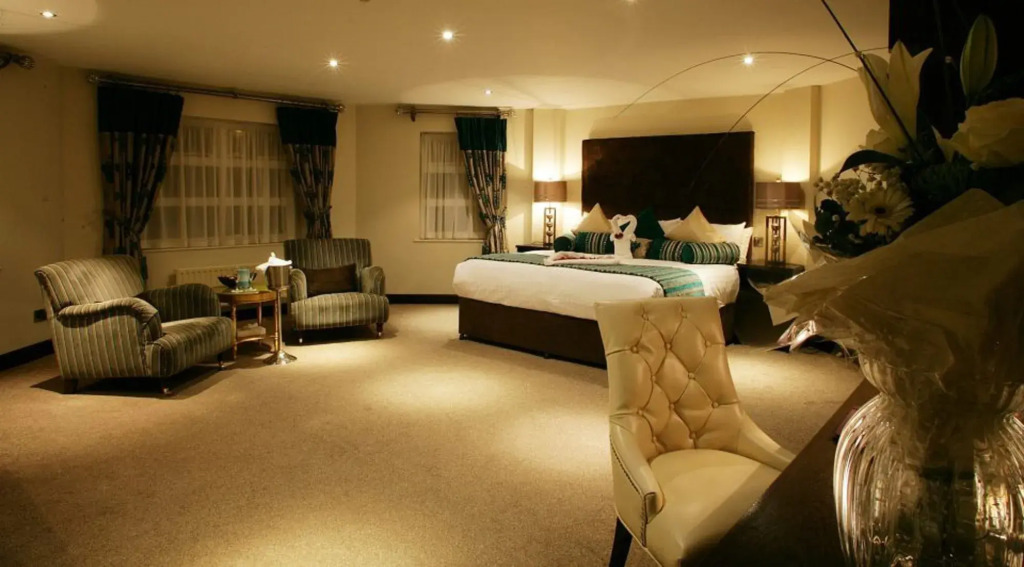 Waterfoot Hotel