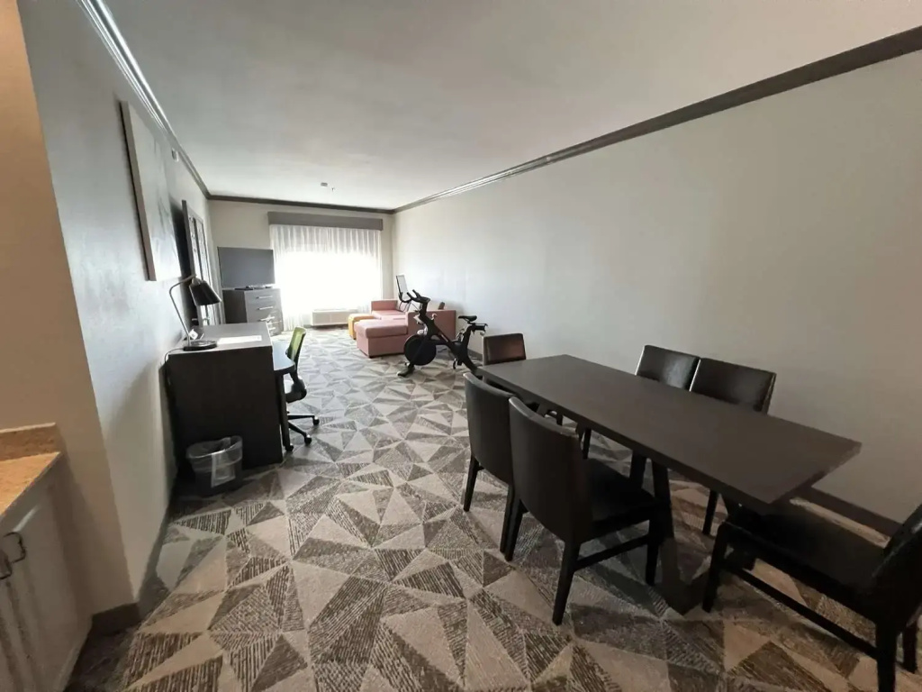Big Country Hotel & Suites, SureStay Collection by BW
