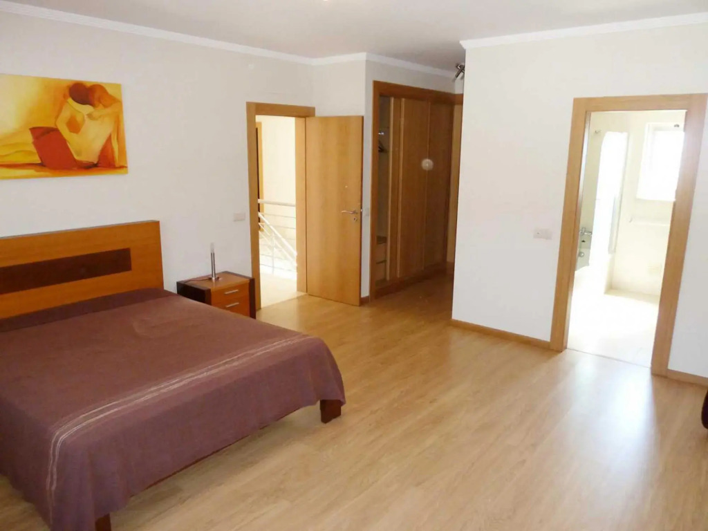 Spacious villa in Albufeira with private pool