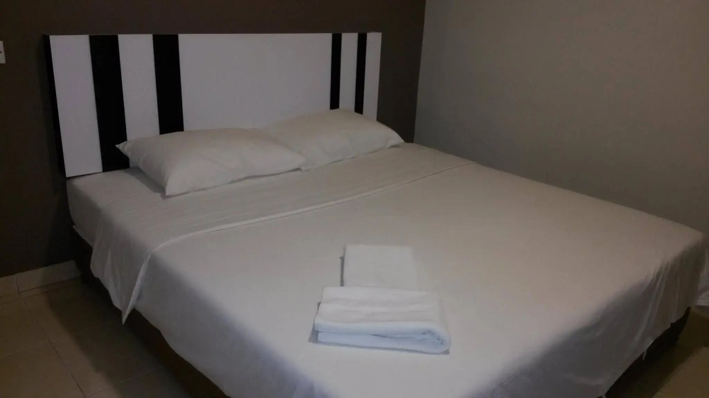 Five Hotel