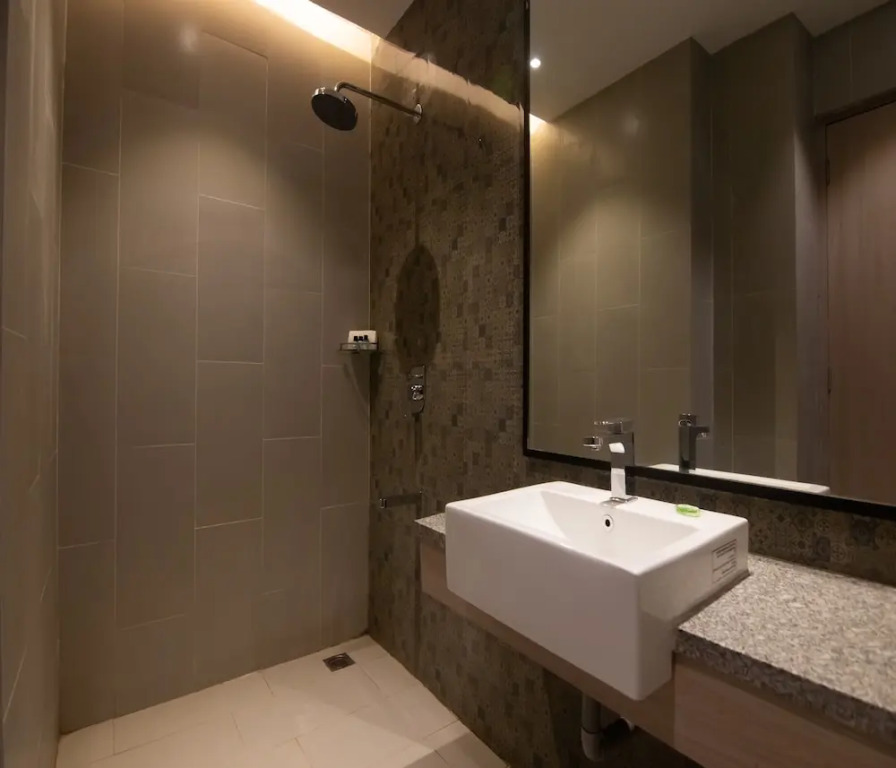 Hotel Wonder Hills @ Har ki Pauri Road Haridwar
