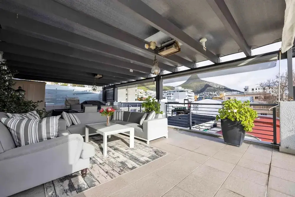 Bright and Stylish Beachfront Apartment