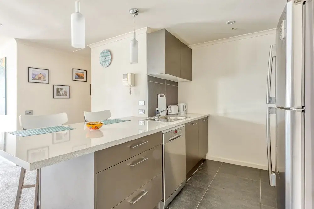 South Melbourne 2 Bed Parking
