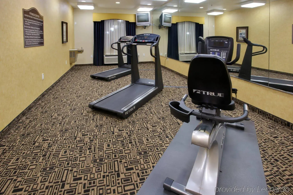Holiday Inn Express Hotel & Suites Wharton