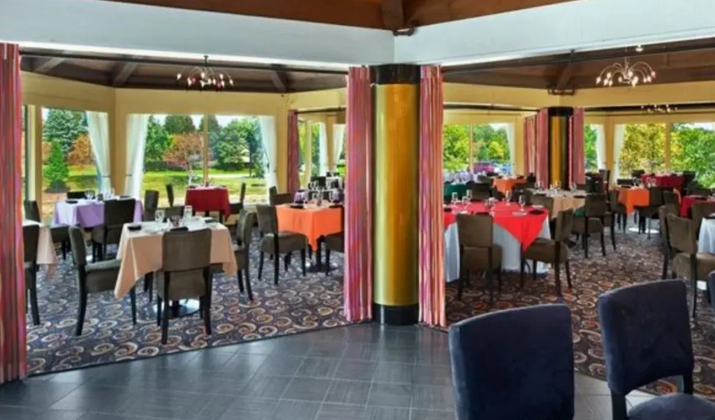 Indian Lakes Hotel