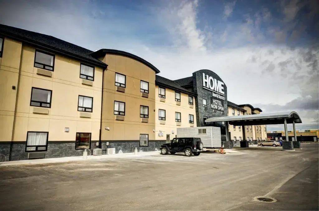 Home Inn & Suites Regina Airport