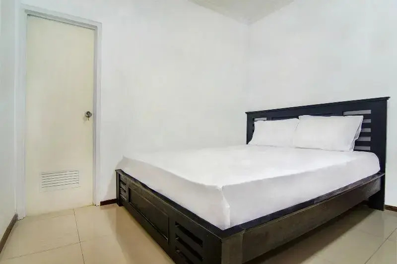 OYO 2339 Jennaira Kost