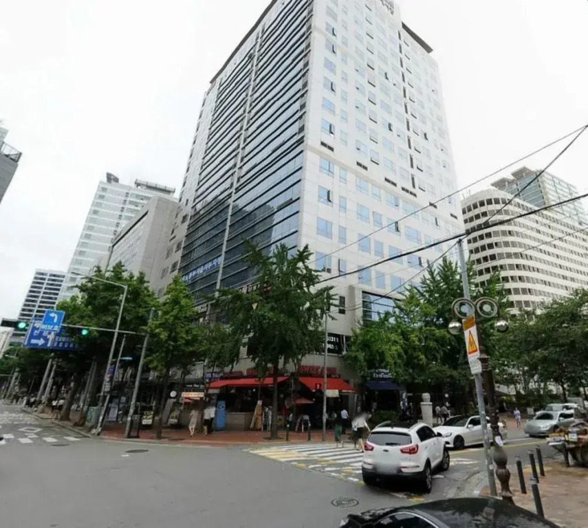 The New Joy House Gongdeok