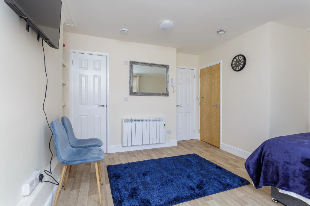 St Marys Modern Central Huge Studio Apartments