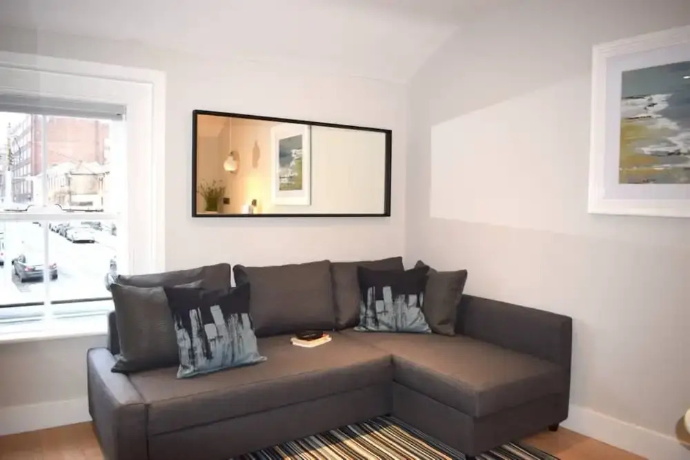 1 Bedroom Apartment Next To The Grand Canal