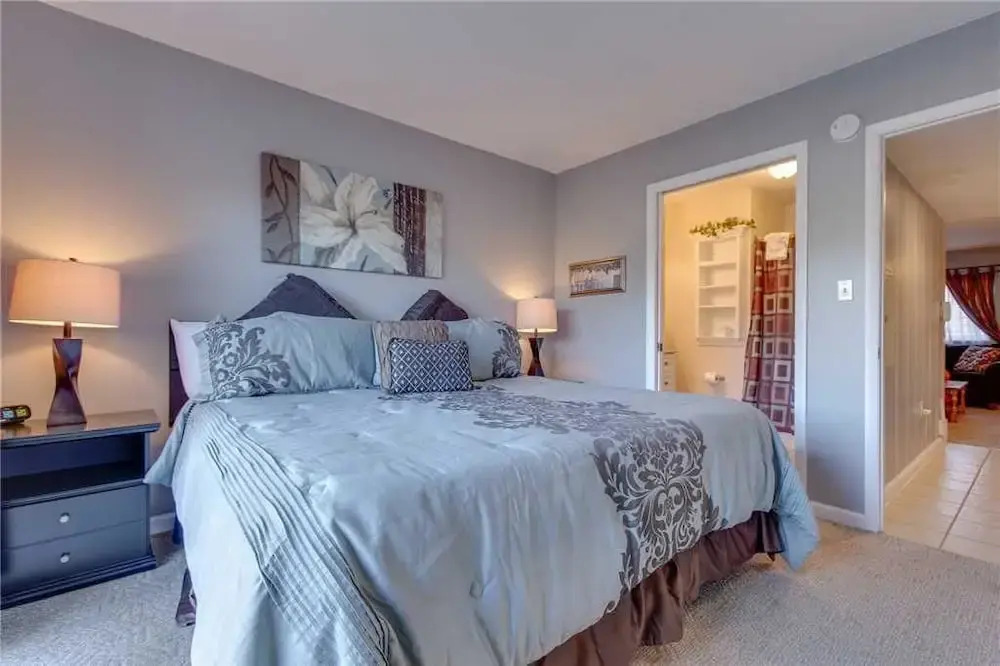 Laurel Inn 208 - One Bedroom Cabin