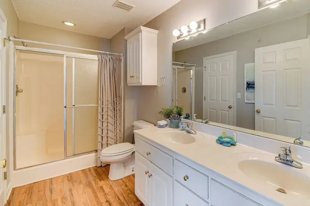 Walk to Beach: Home w Pool Access in Gulf Shores