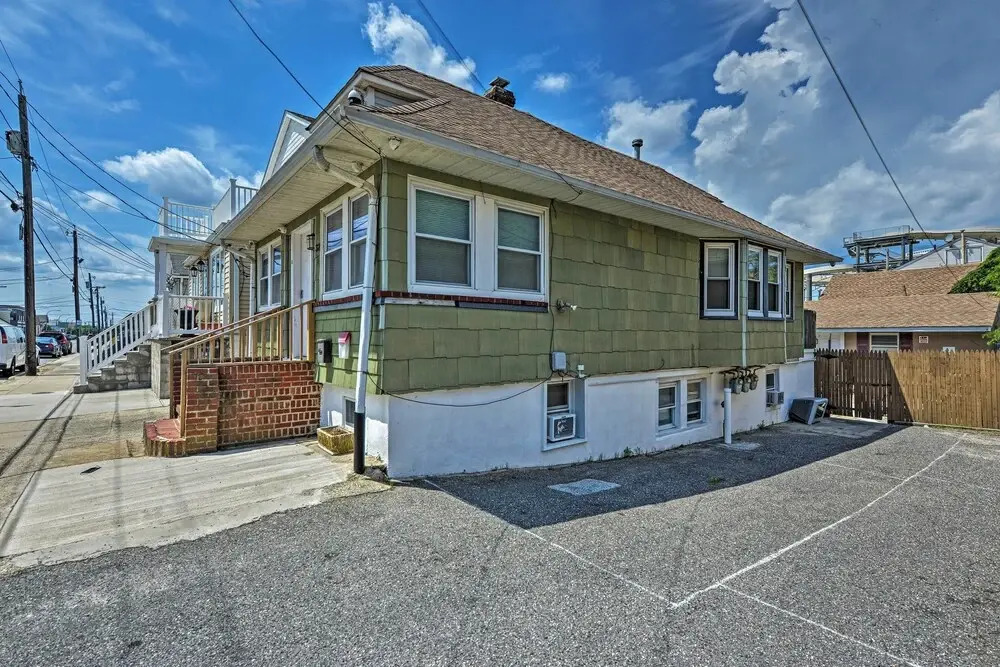 Inviting Seaside Heights Apt < 1 Mi to Beach!