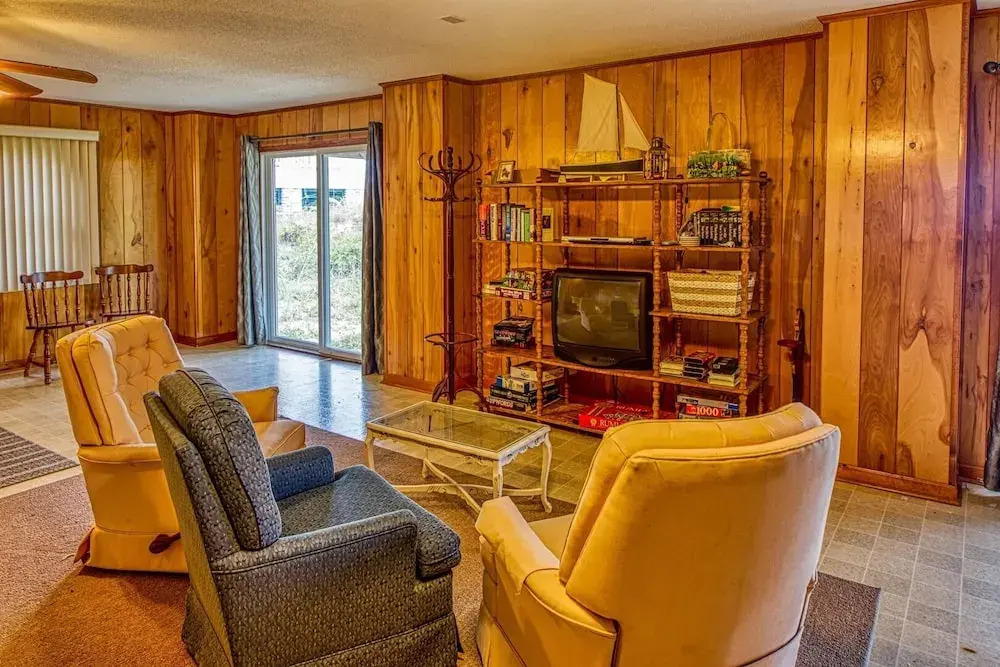 Oceanside - 4 Br Home