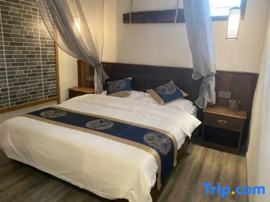 Xishuangbanna Jinghong Plum Blossom Courtyard Hotel (Poshui Square Branch)