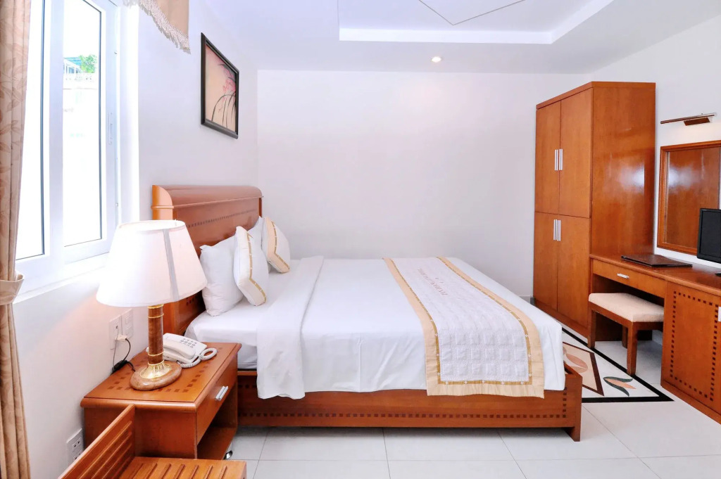 Tan Hoang Long Hotel