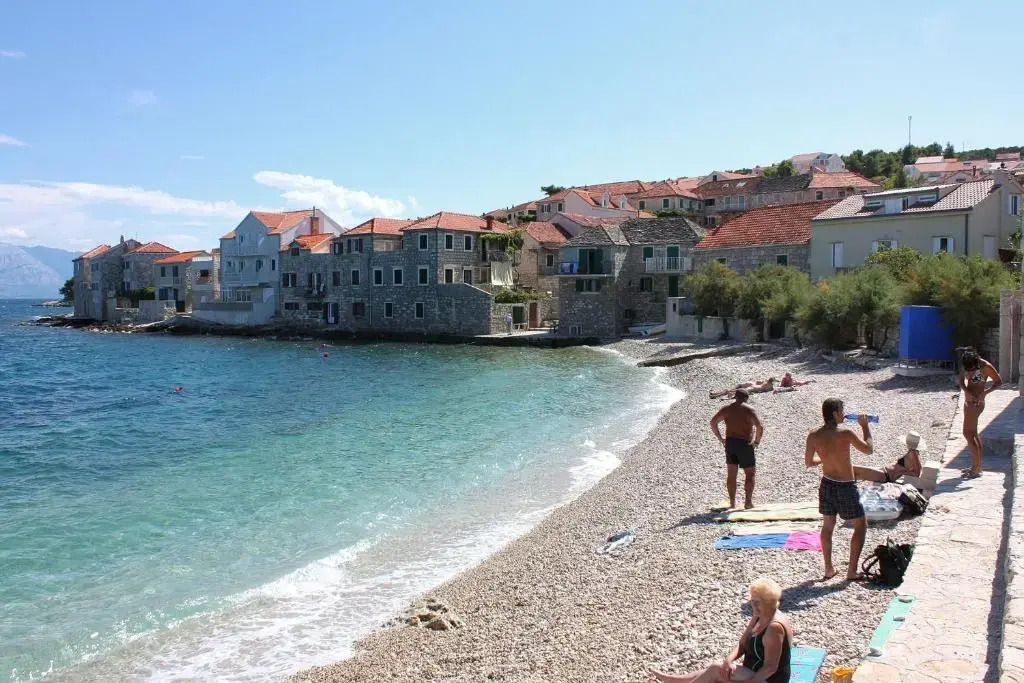 Apartments by the sea Postira, Brac - 737