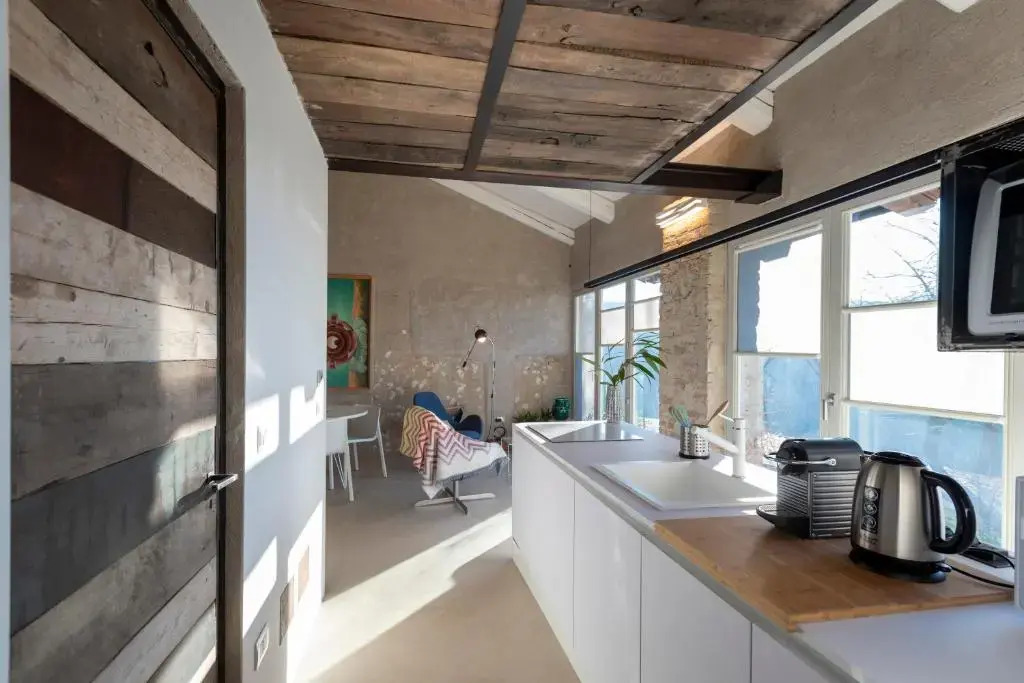 ROSTAGNI1834: VILLA WITH 2 APTS AND POOL IN THE BAROLO REGION